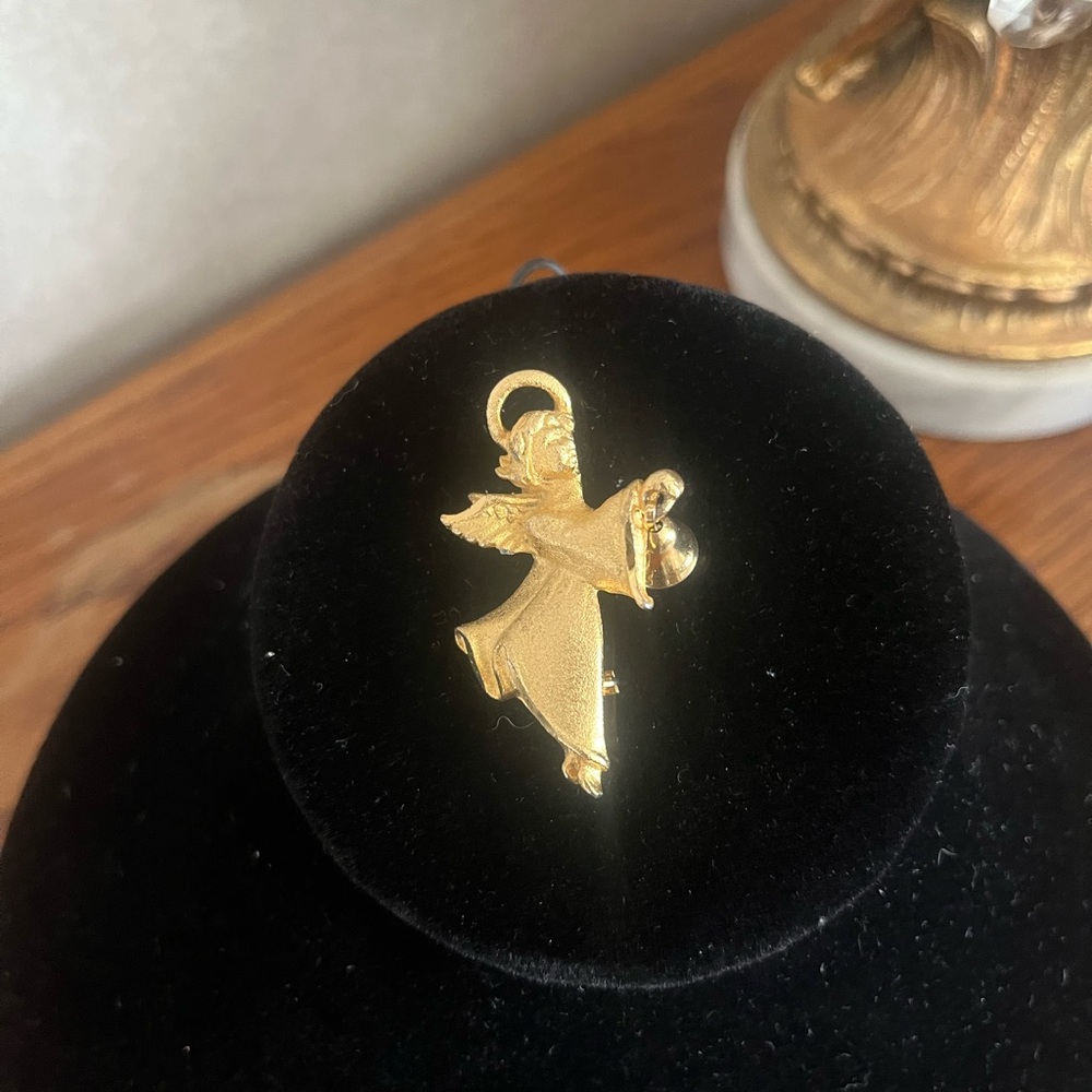 Vintage Guardian Angel Brooch/Pin